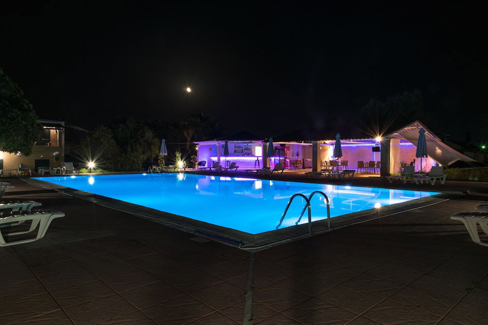 Hotel Euphoria Complex 2