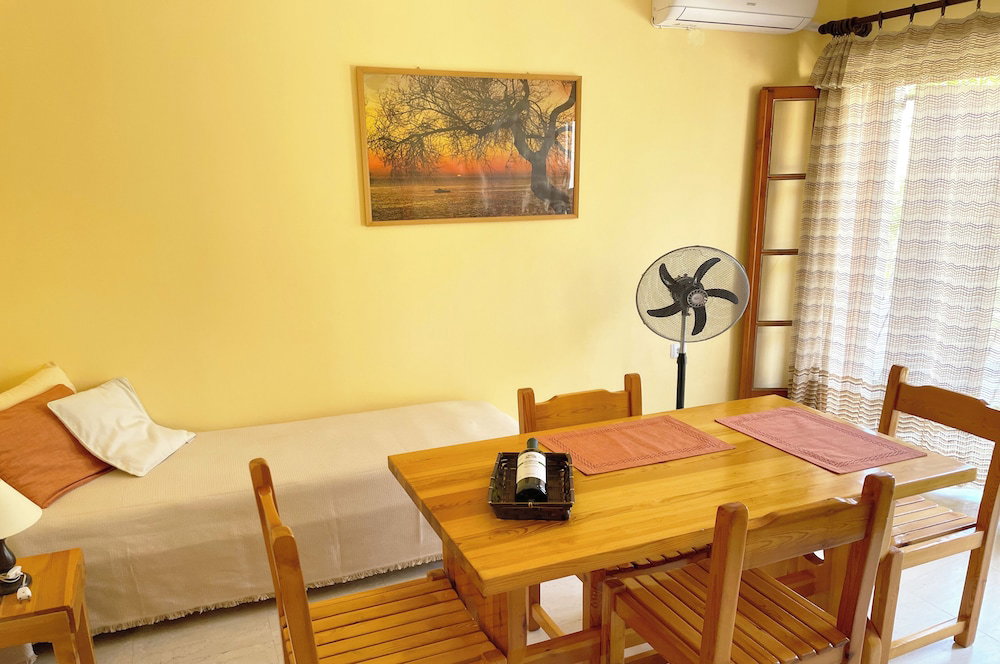 Spiros Apartments On Agios Gordios Beach Corfu Greece