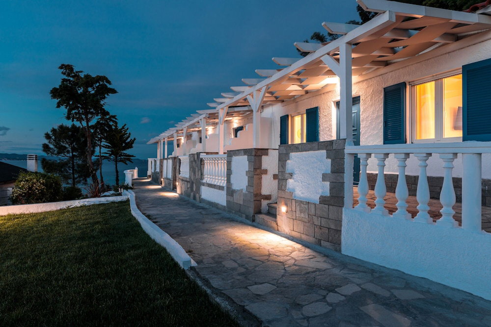 Hotel Bay View Suites