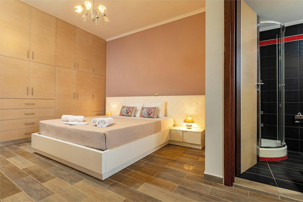 Golden Coast Residences