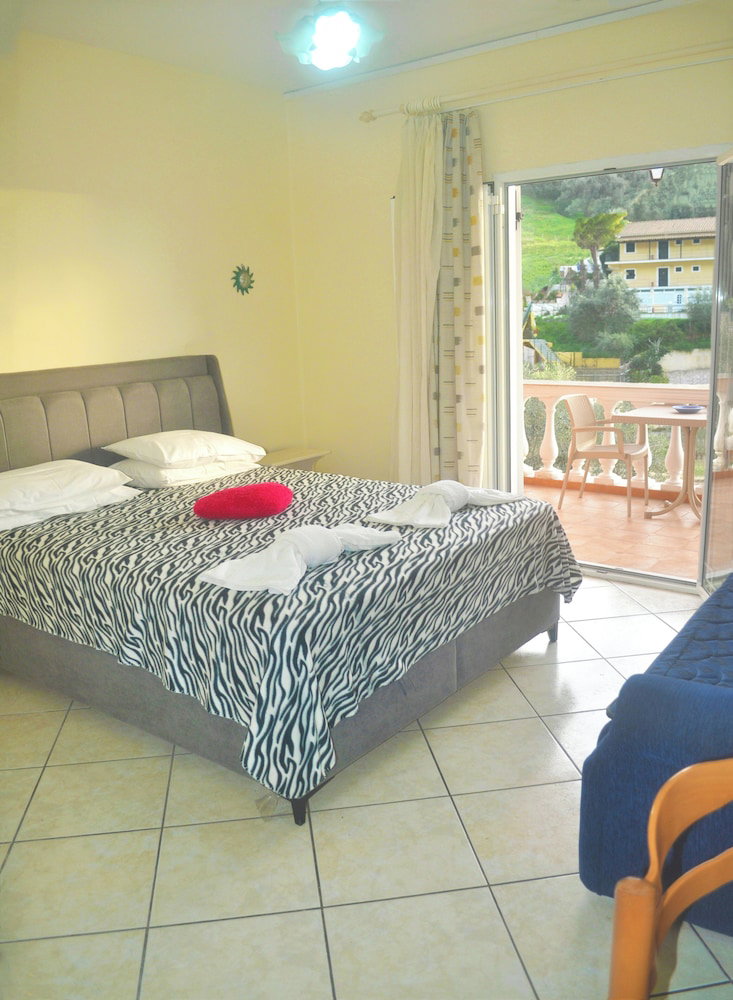 Holiday House Letta In A Very Quiet Location Agios Gordios Beach