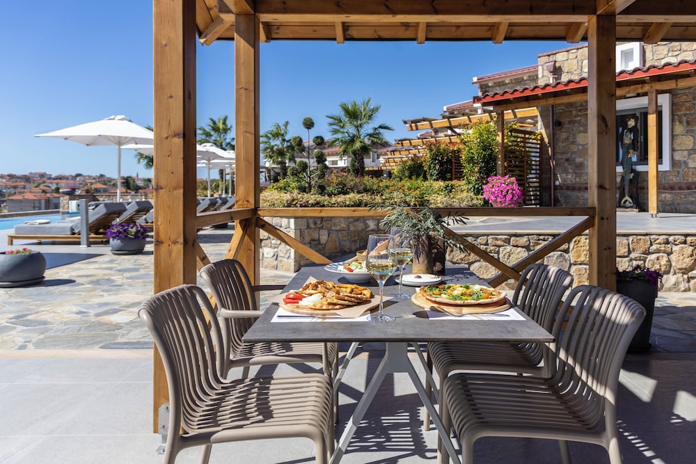 Hotel Akrolithos Luxury Suites