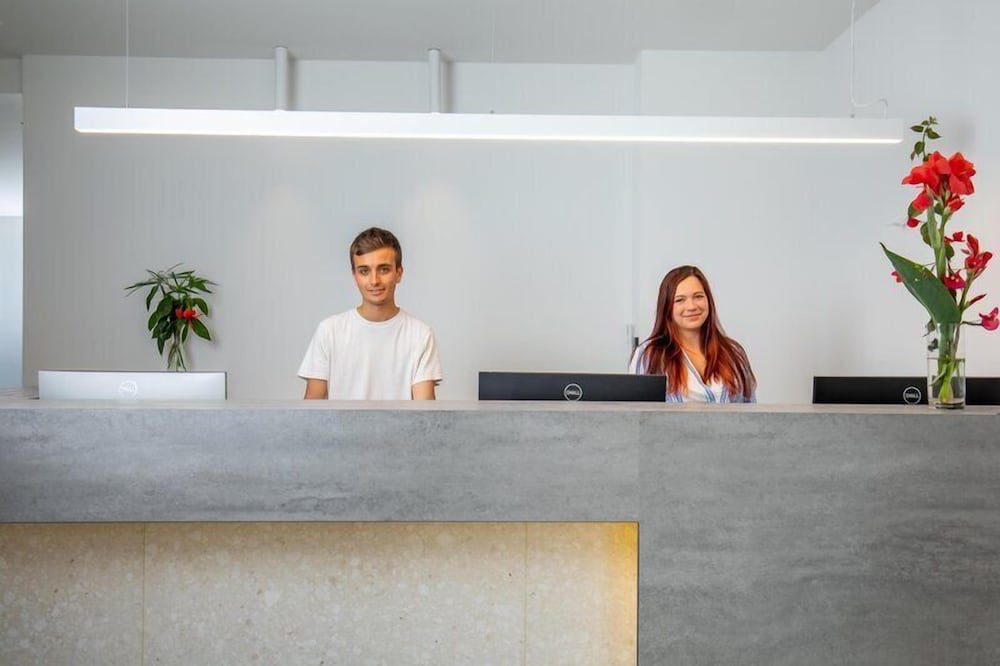 Bella Vista Beach Hotel And Studios