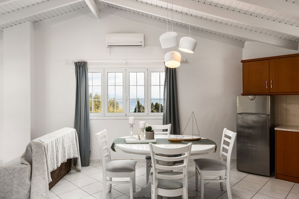 Hotel The Seaview Corner Apartments By Konnect, Ipsos