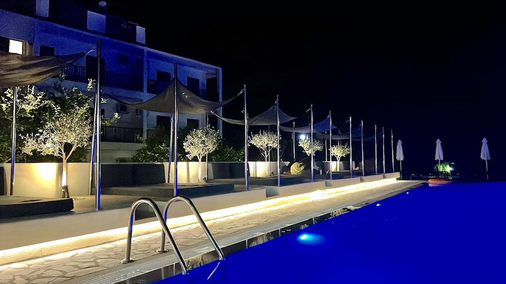 Hotel Ccb Ionian Suites By Bruskos