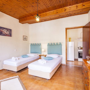 Hotel Old Barber Shop By Konnect, 1,2Km From Dassia Beach cazare Kato Korakiana