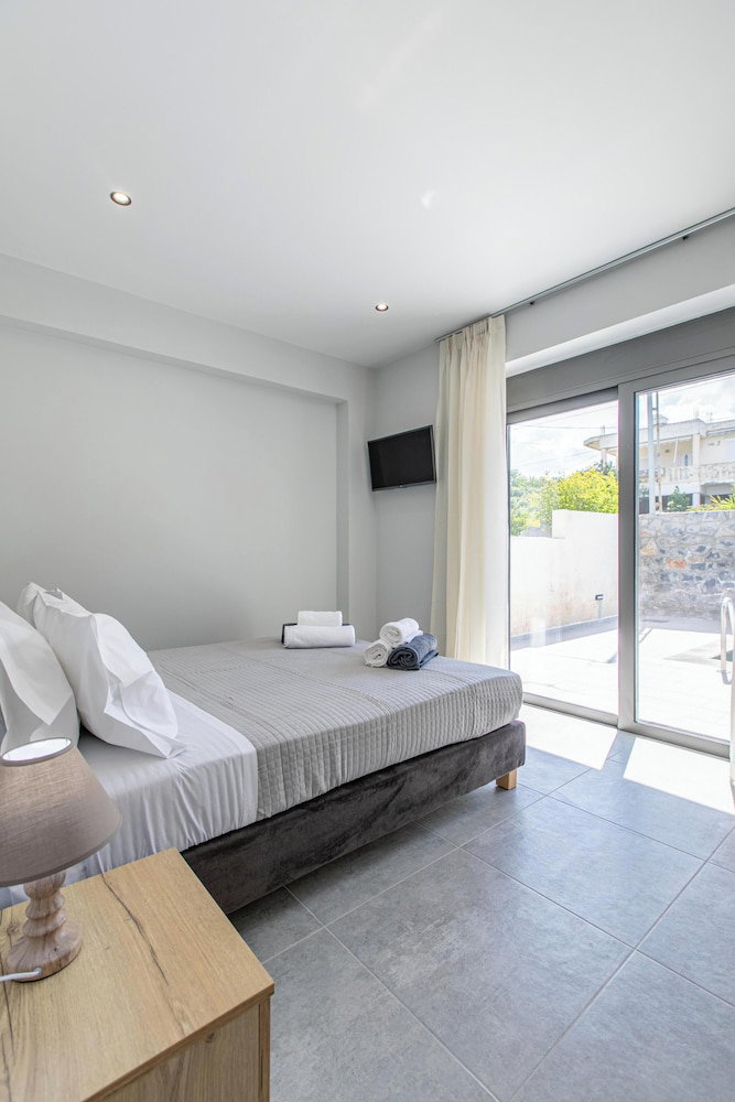 Hotel Neaira Apartments