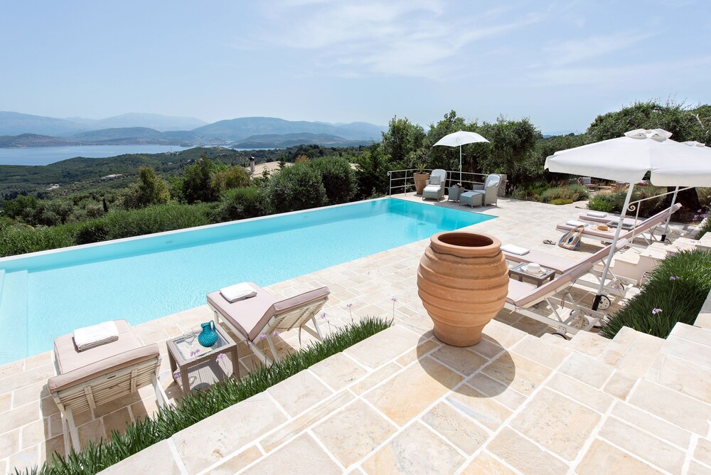 Hotel Thea Lofou House