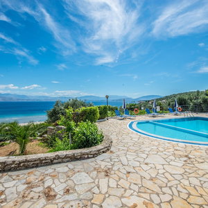 Hotel Dionysos Apartments cazare Akra Agiou Spyridonos