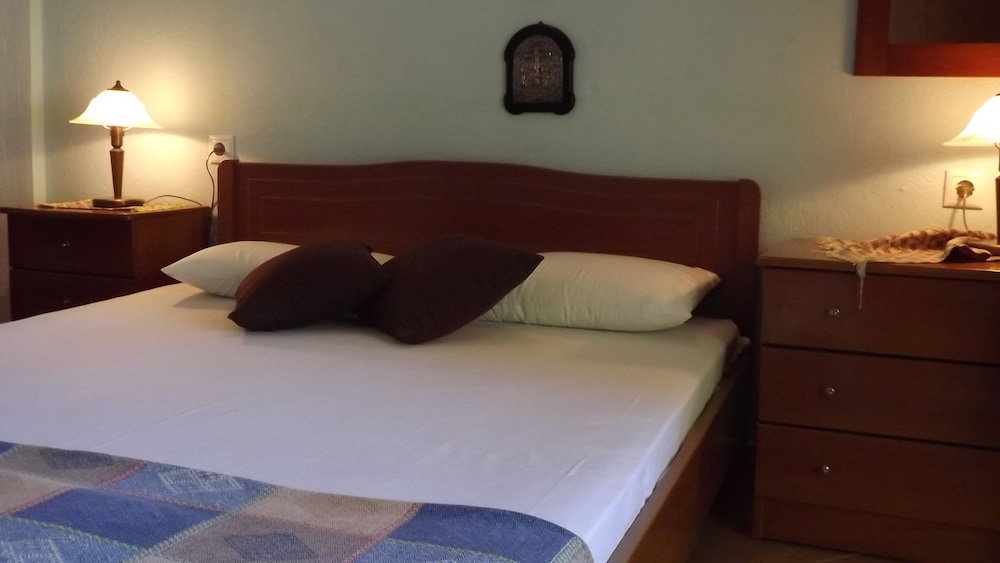 Hotel Pefka Studios & Apartments