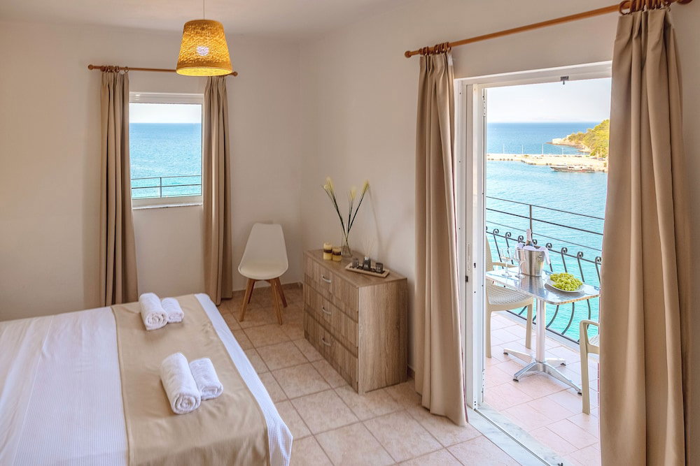 Hotel Faro Del Porto