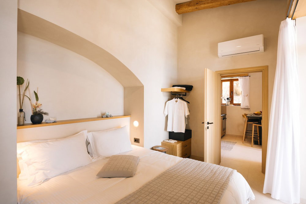 Mirthea Suites