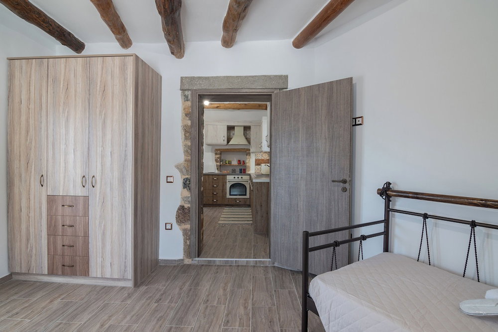 Sellia Stone House - Your Summer Retreat