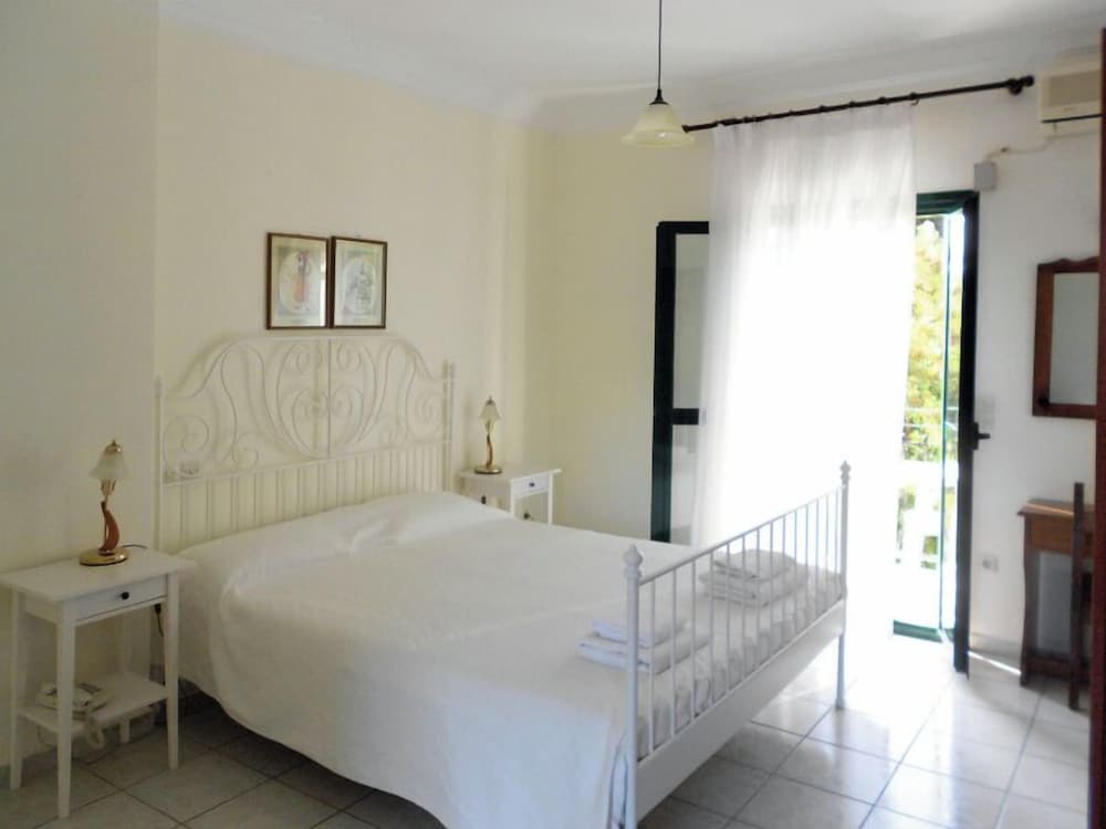 Hotel Tara Beach Hotel