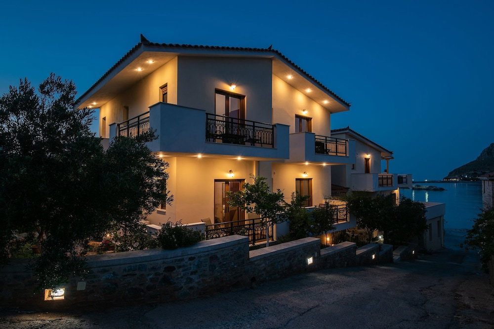 Hotel Cyrenia Guesthouse