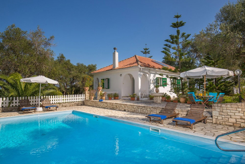 Hotel Villa Maria In Paxi With 2 Bedrooms And 1 Bathrooms