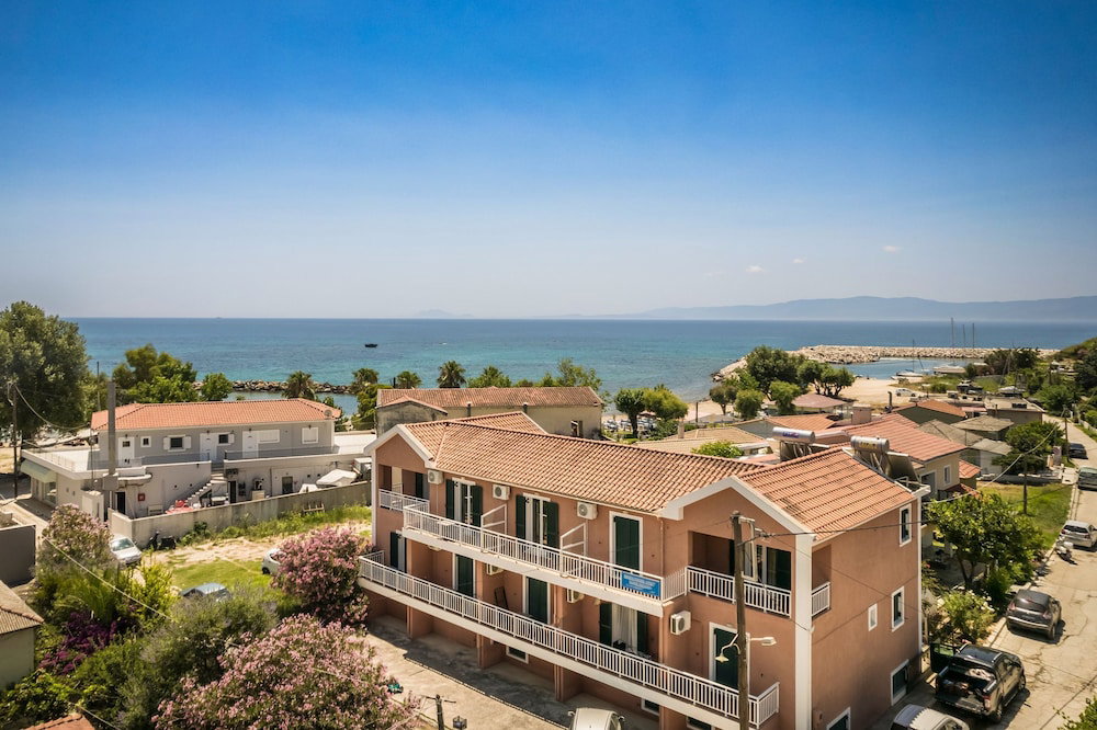 Hotel Rosilion Studios & Apartments