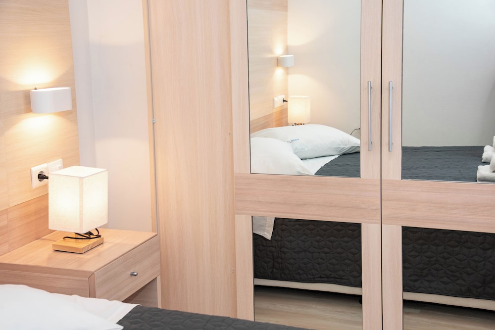 Antonia's Apartments