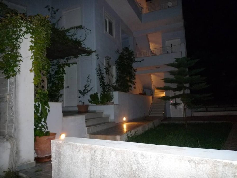 Hotel Studio On Agia Efimia Seaside