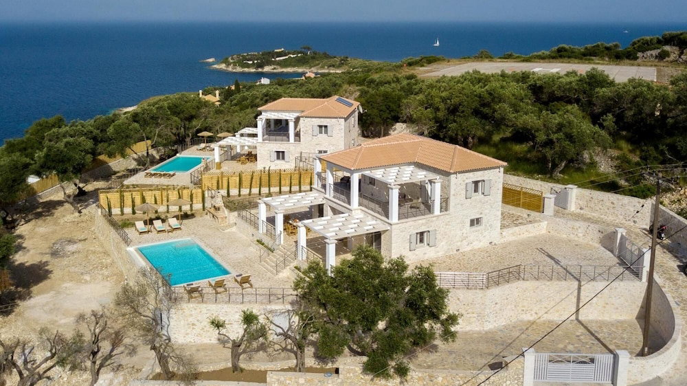 Hotel Vasiliki Villa - Charming 4 Br Villa With Pool And Sea Views