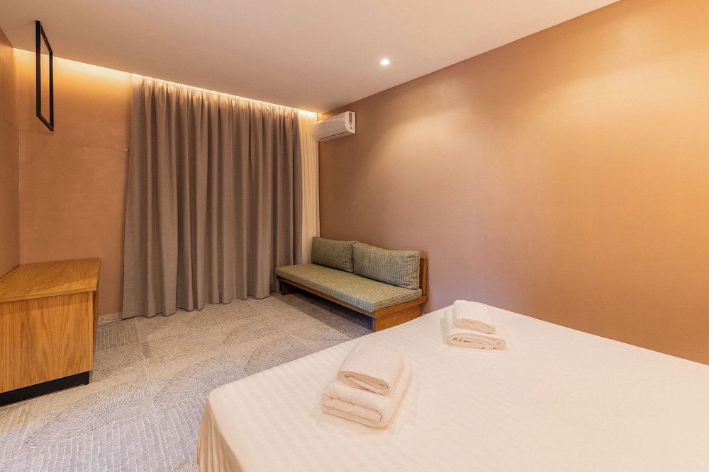 Hotel Aetherion Suites
