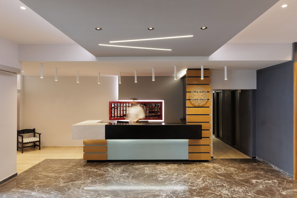 Aphrodite Beachfront Hotel