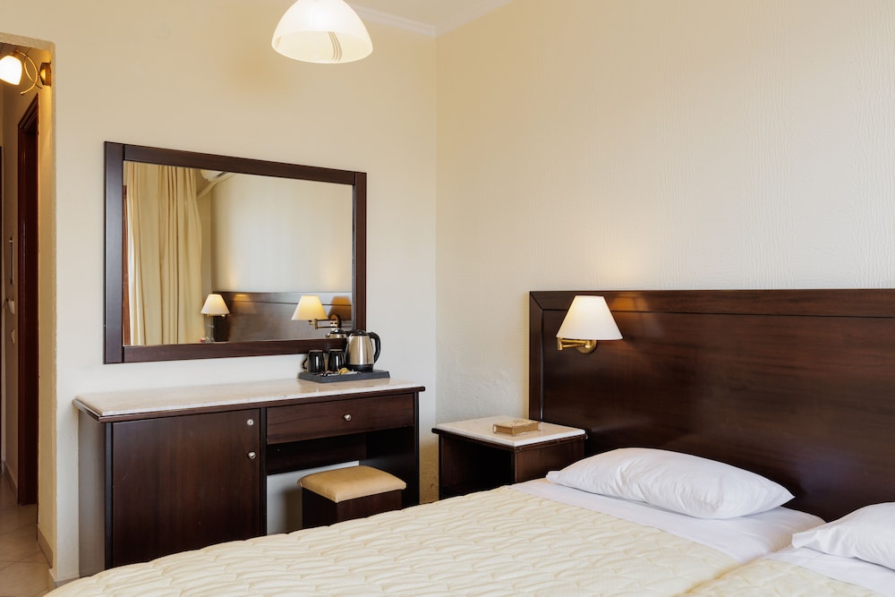 Aphrodite Beachfront Hotel