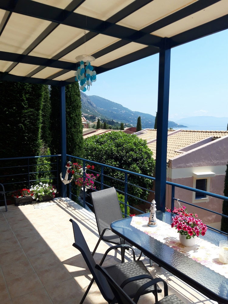Bohemia Beach House Villa Near North-East Coast