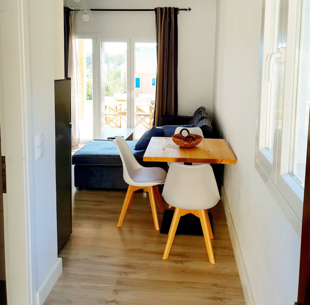 Reiki Luxury Villas