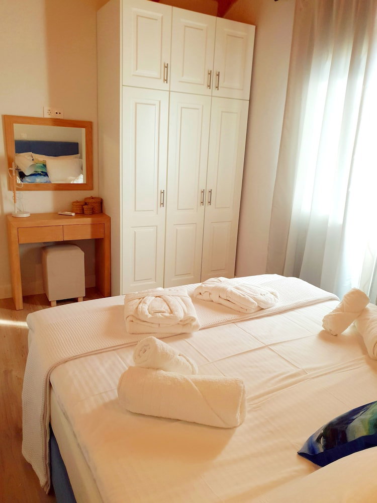 Reiki Luxury Villas