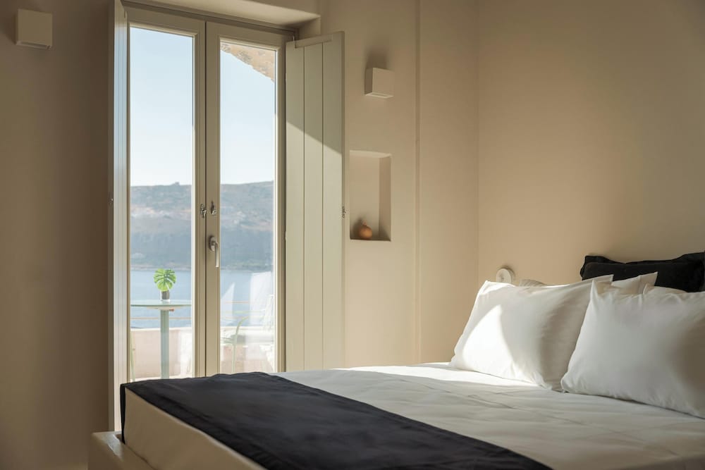 Yerma Suites Limeni