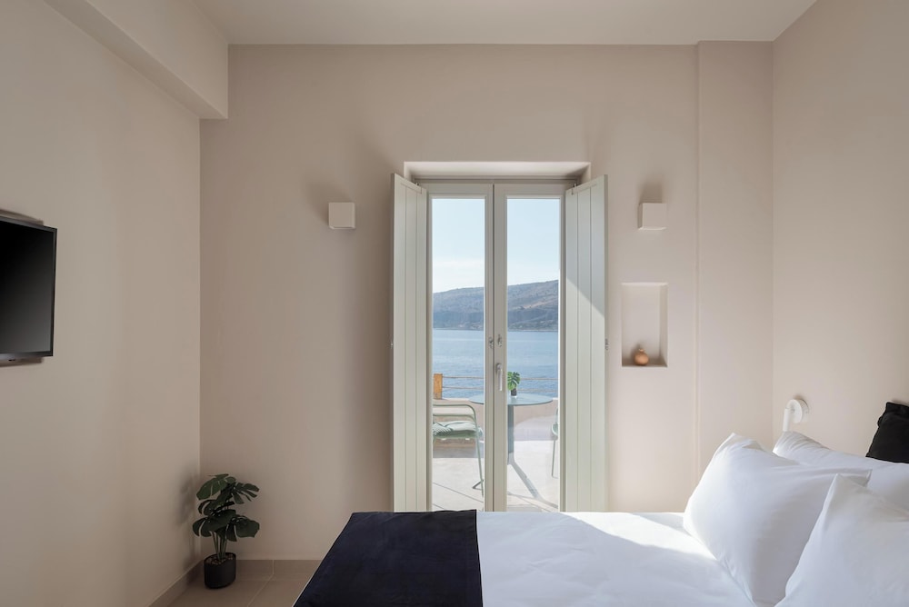 Yerma Suites Limeni