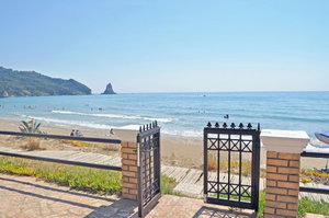 Hotel Beach House Yannis In Agios Gordios Beach On Corfu cazare Agios Gordios