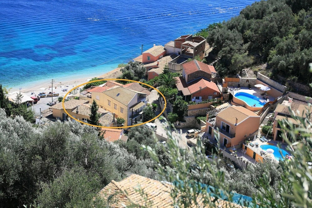 Jasmin In Katavolos With 1 Bedrooms And 1 Bathrooms