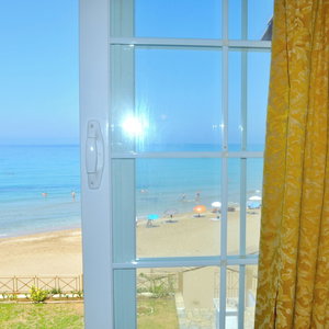 Hotel Beachfront 2-Bed Luxury Apartment - Agios Gordios Corfu Greece cazare Agios Gordios