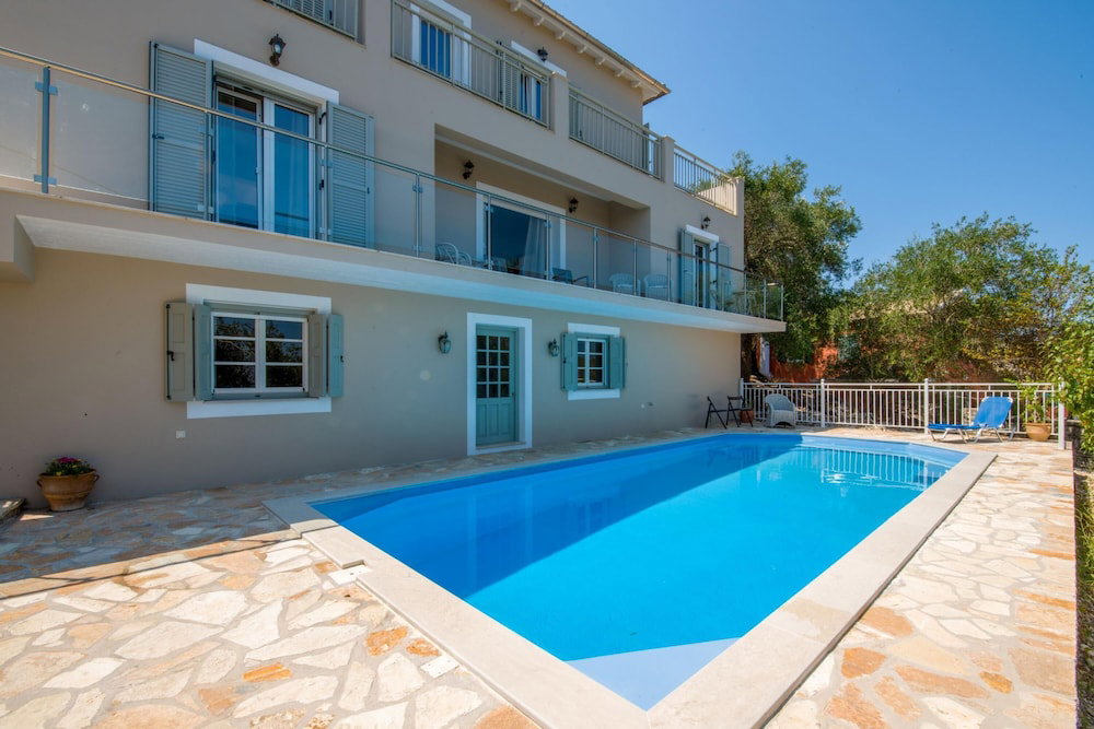 Hotel Villa Skopsie In Paxi
