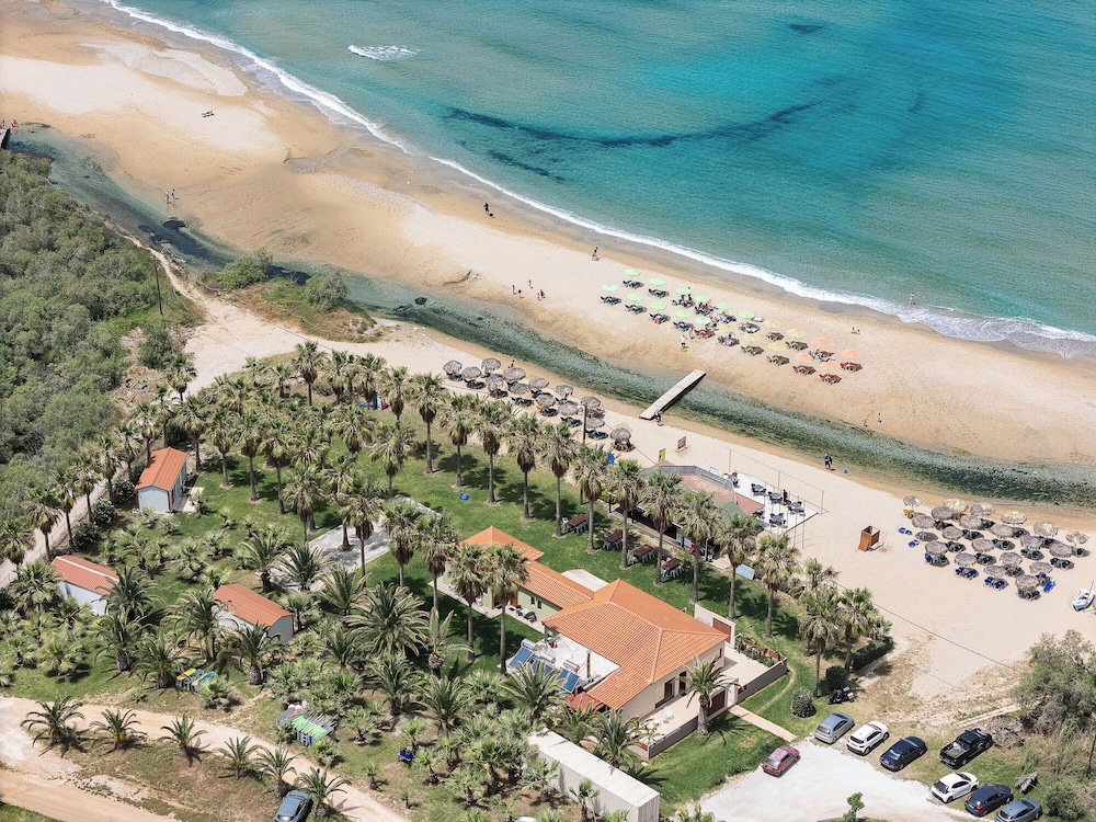 Hotel La Palma Beachfront Suites