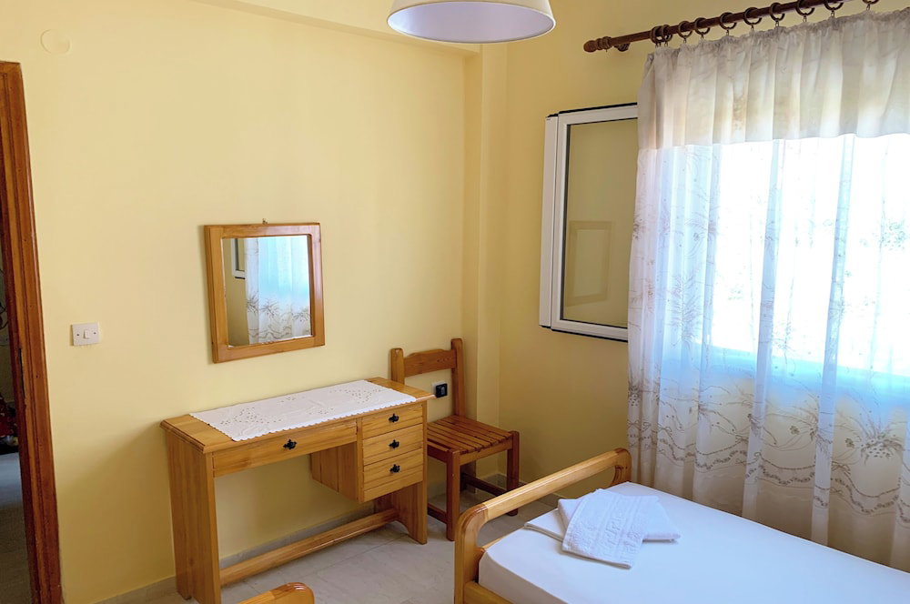 Spiros Apartments - Agios Gordios Beach, Corfu, Greece