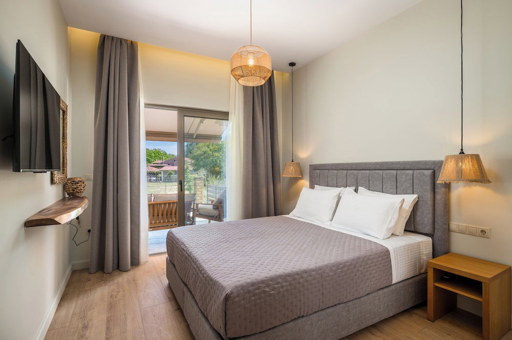Hotel Phos Elegant Residences By Konnect, 400M To The Beach