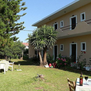 Hotel Gongis Studios cazare Argyrades