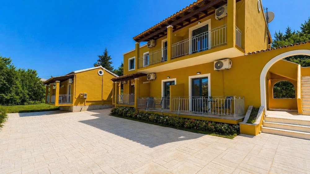 Hotel Lavrio Residence Corfu