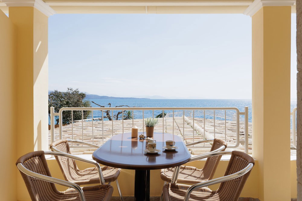 Hotel Salt And Sun Apartments By Konnect, Kaminaki Beach