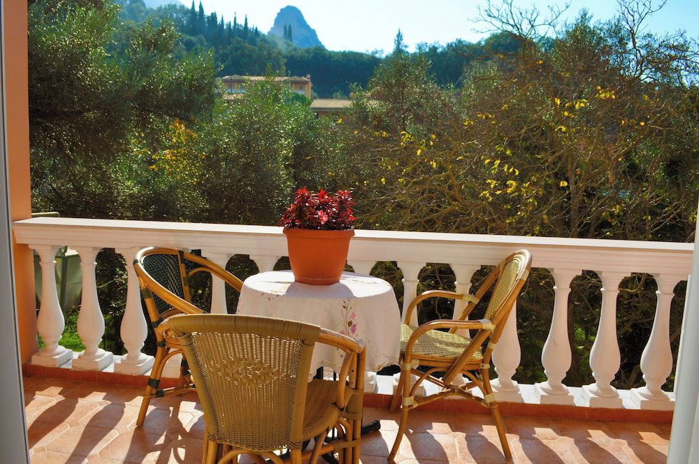 Hotel Holiday House Letta Very Quiet Location Agios Gordios Beach