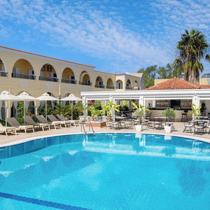 Hotel Konstantina Apartments cazare Lefkimmi