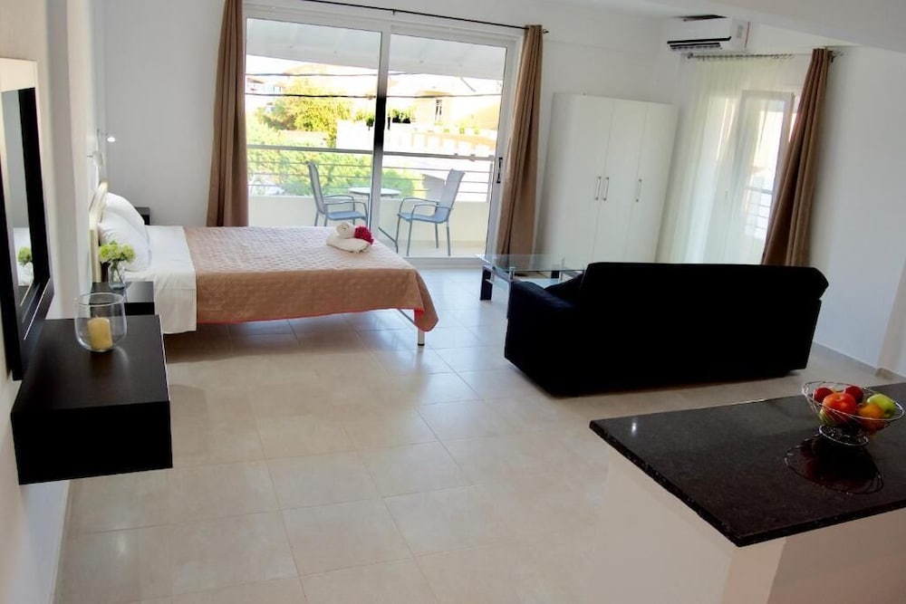 Jessica's Studios & Apartments