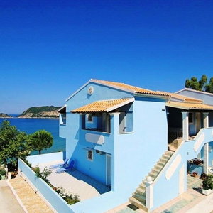 Hotel Agios Georgios - 2 Beds - Sleeps 4 - Free Parking cazare Agios Georgis