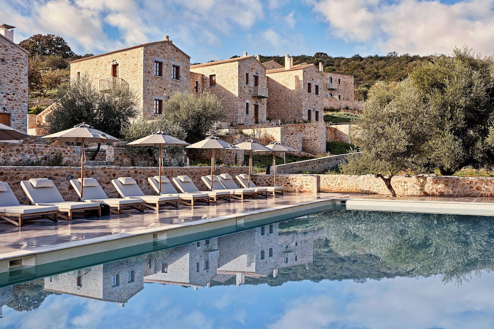 Hotel 100 Rizes Seaside Resort - Small Luxury Hotels Of The World