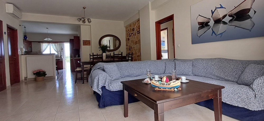 Hotel Blue Ark Aigeira Flat & Studio
