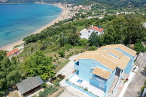 Hotel Agios Georgios - 2 Beds - Sleeps 5 - Free Parking cazare Agios Georgis