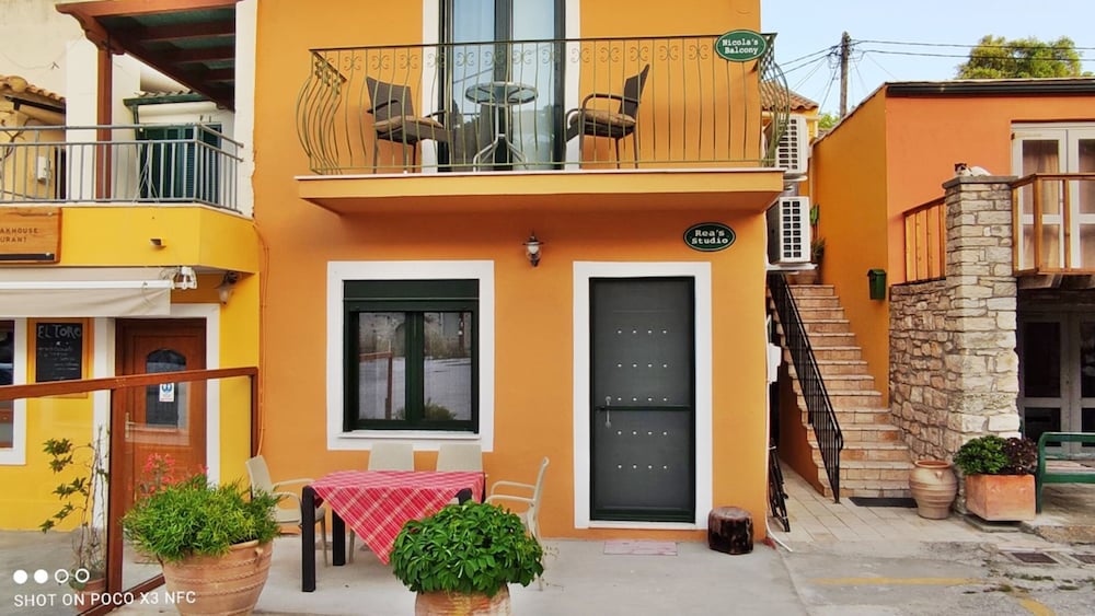 Hotel Old Harbour Apartments By Corfuescapes
